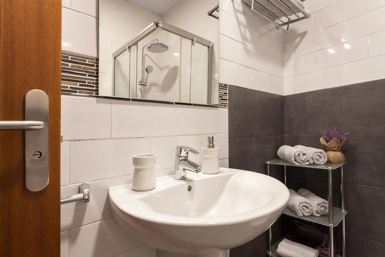Dream Apartments Calle Zaragoza Siviglia Spagna